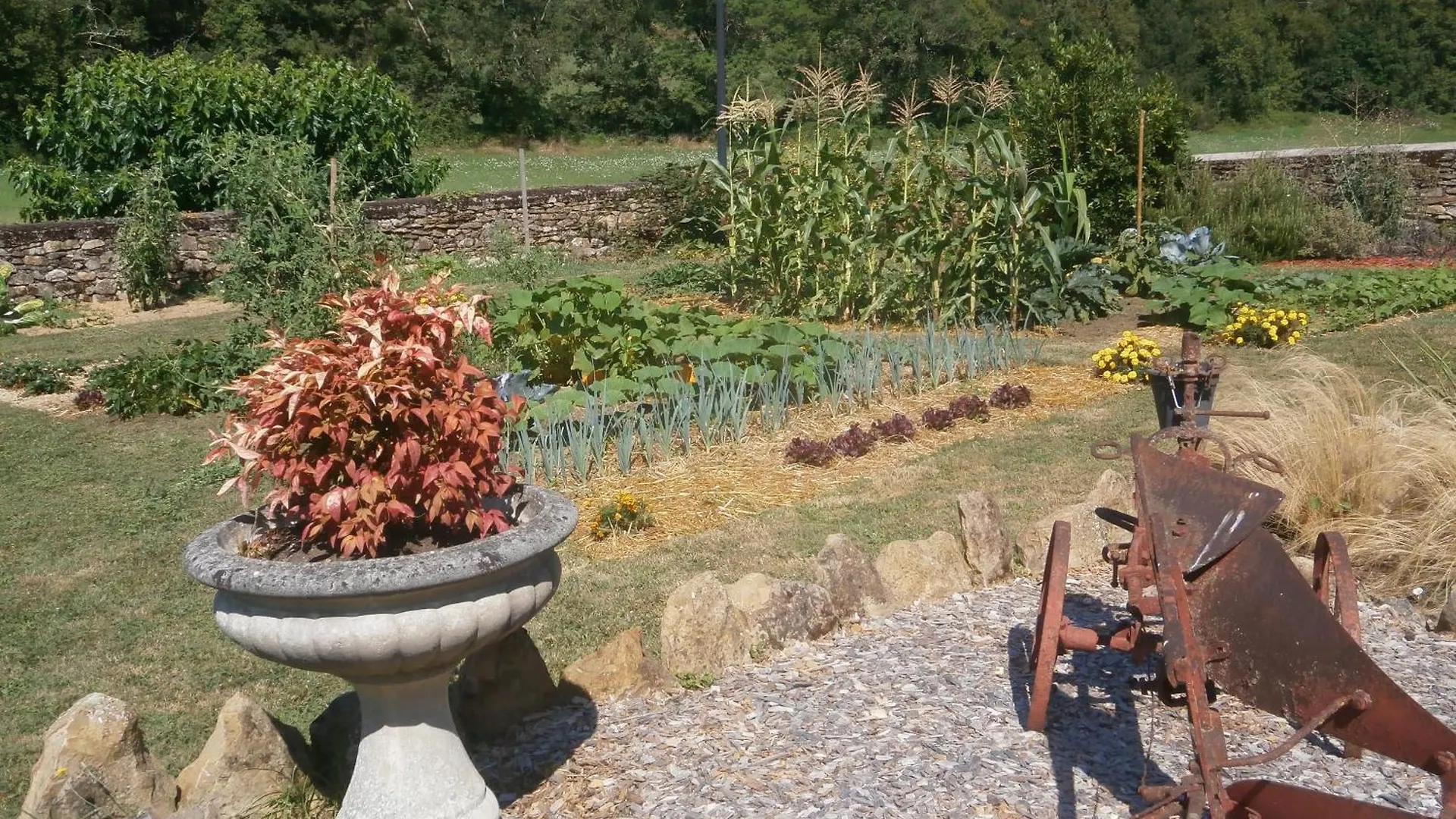 La Chomiarde Bed & Breakfast Saint-Medard-de-Presque 0*,  France